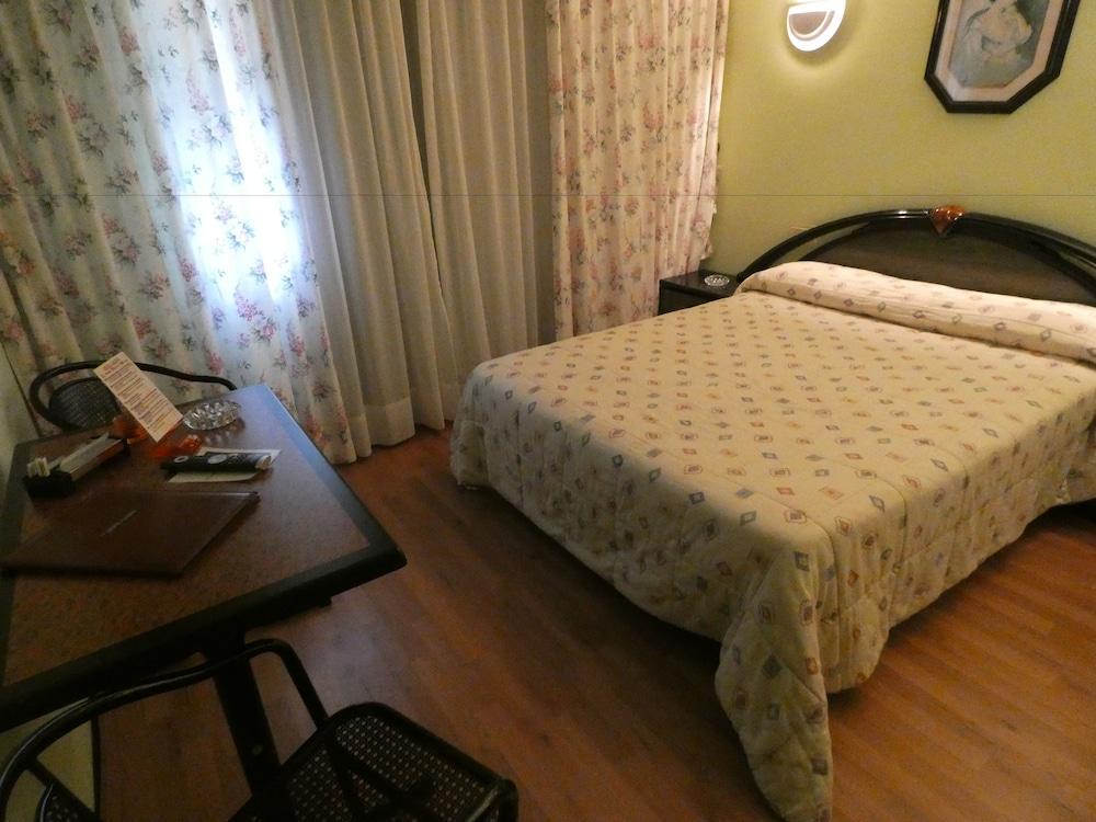 Motel Caldas Caldas De Reis Eksteriør billede