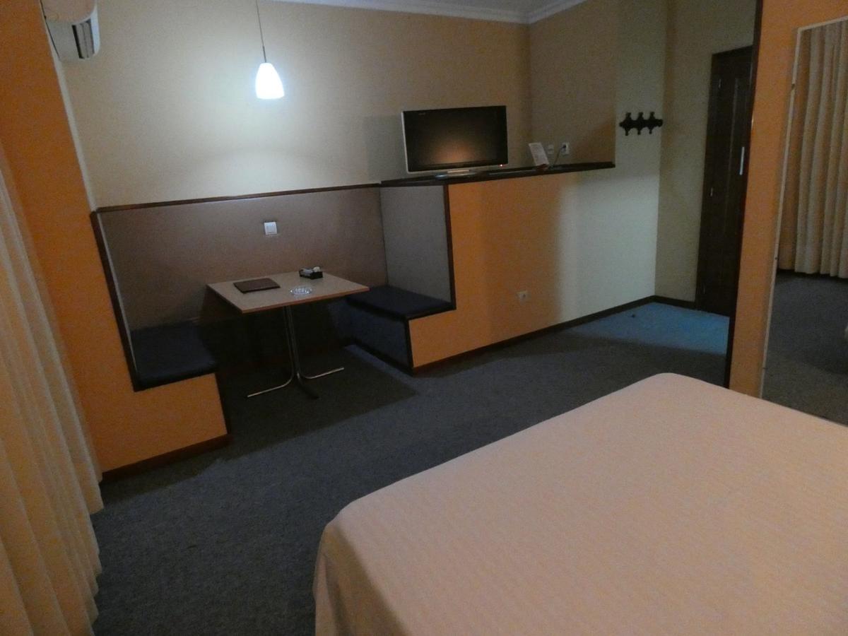 Motel Caldas Caldas De Reis Eksteriør billede